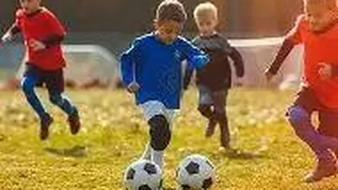 永恒之塔APL定制赛服联手SPAO引爆潮流，电竞时尚跨界首秀引关注