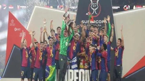 贾巴里-史密斯出色发挥：投篮10中6，贡献15分11板，三分命中率达50%